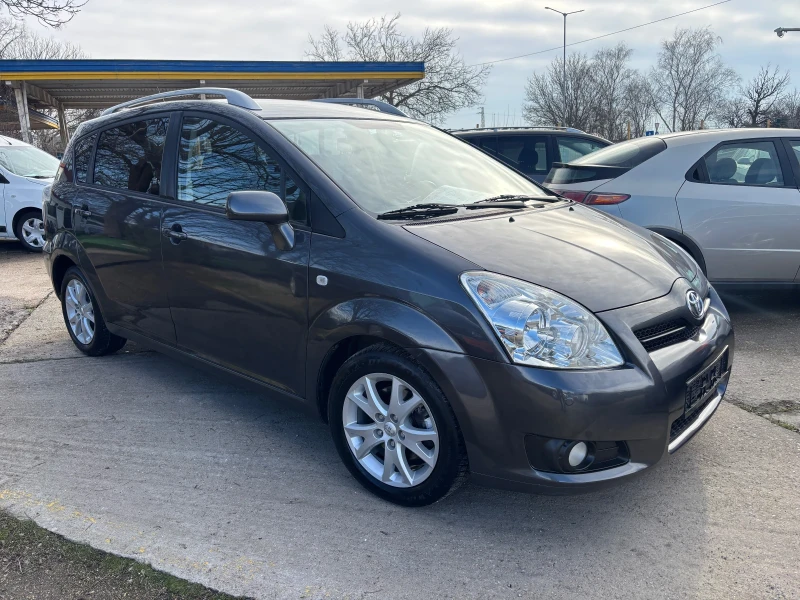 Toyota Corolla verso 2009+ ФЕЙС+ 2.2+ 136кс+ 6ск+ С.ИСТОРИЯ, снимка 3 - Автомобили и джипове - 53476196