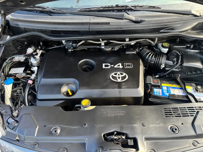 Toyota Corolla verso 2009+ ФЕЙС+ 2.2+ 136кс+ 6ск+ С.ИСТОРИЯ, снимка 16 - Автомобили и джипове - 53476196