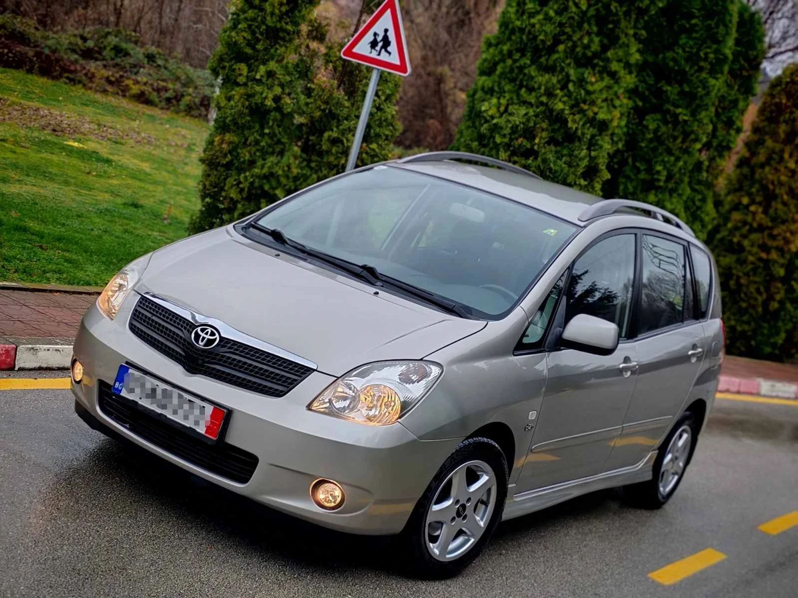 Toyota Corolla verso, снимка 1