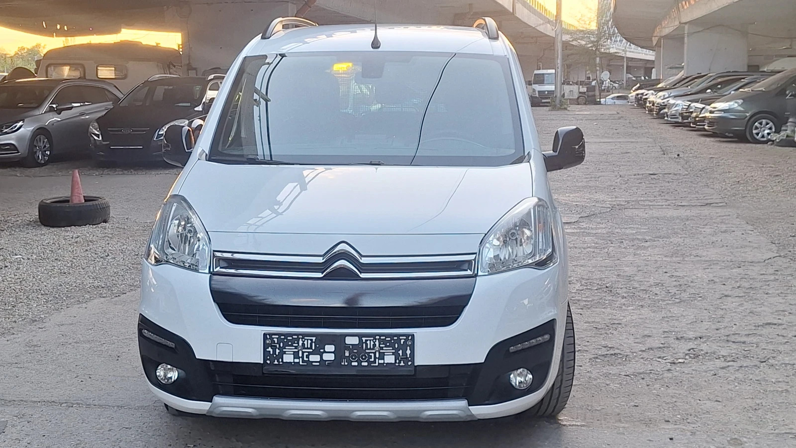 Citroen Berlingo 1.6hdi  Multispace120kc Navi Камера Led euro6 - изображение 2