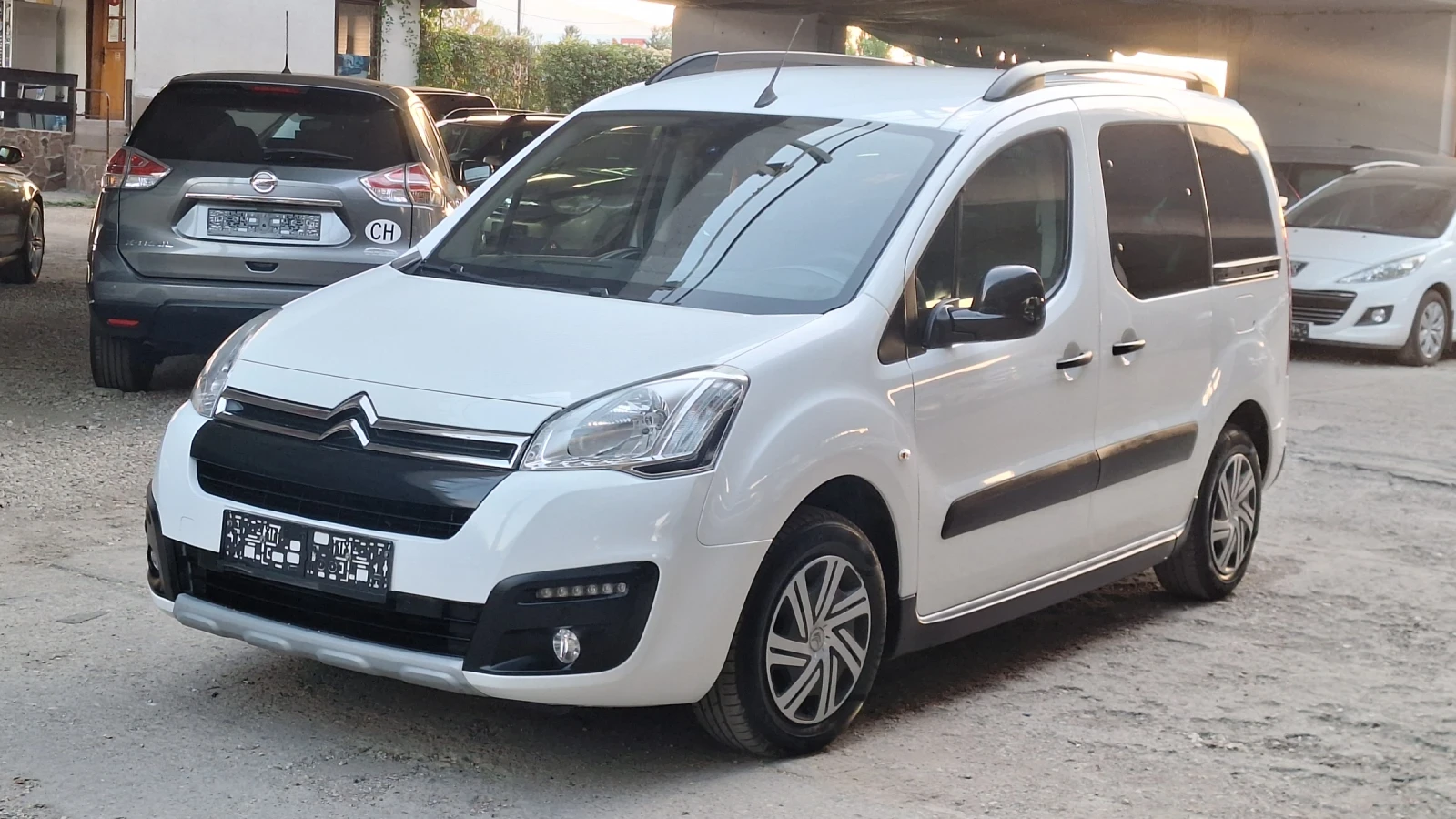 Citroen Berlingo 1.6hdi  Multispace120kc Navi Камера Led euro6 - изображение 3