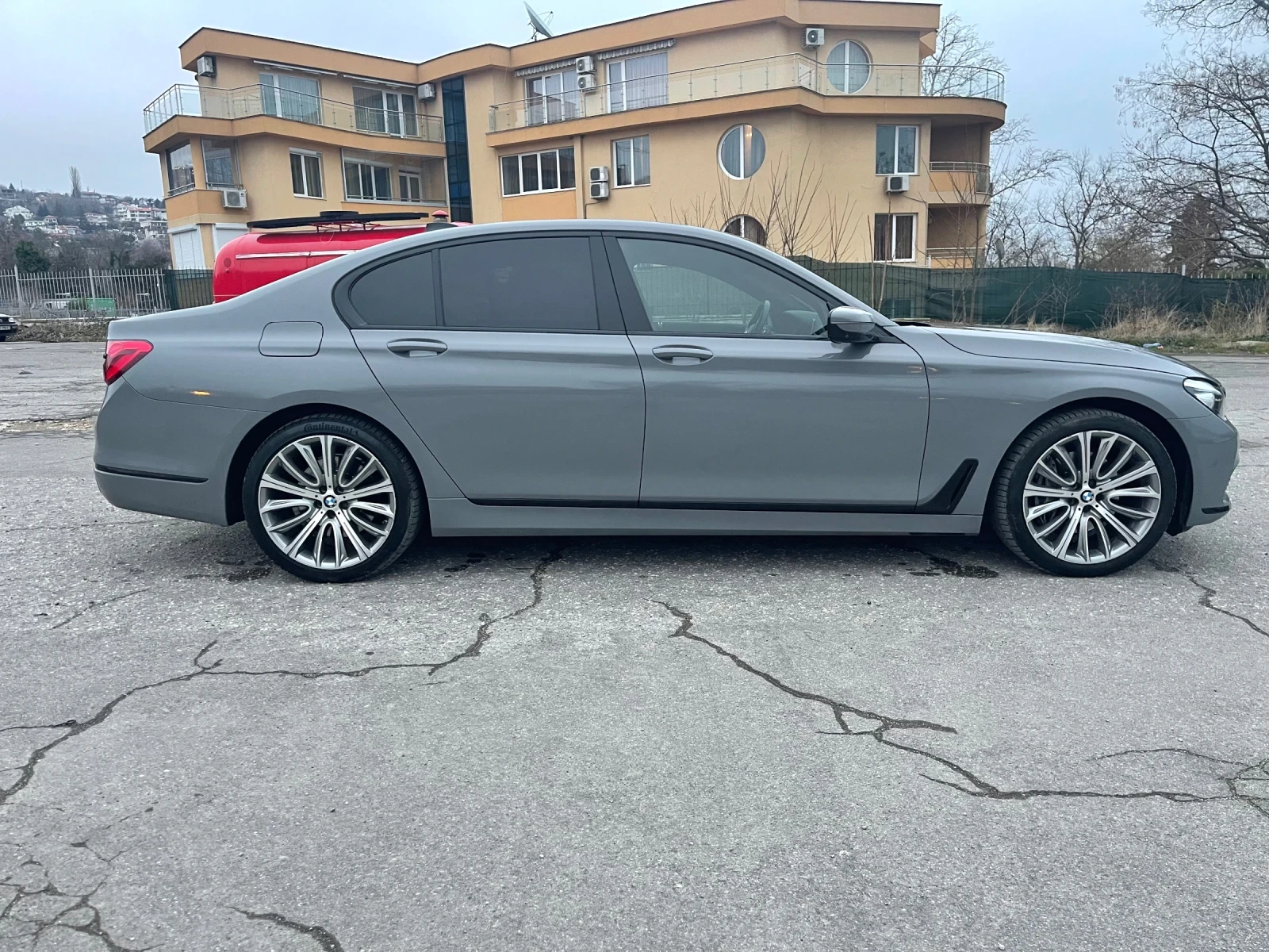 BMW 740  - изображение 4