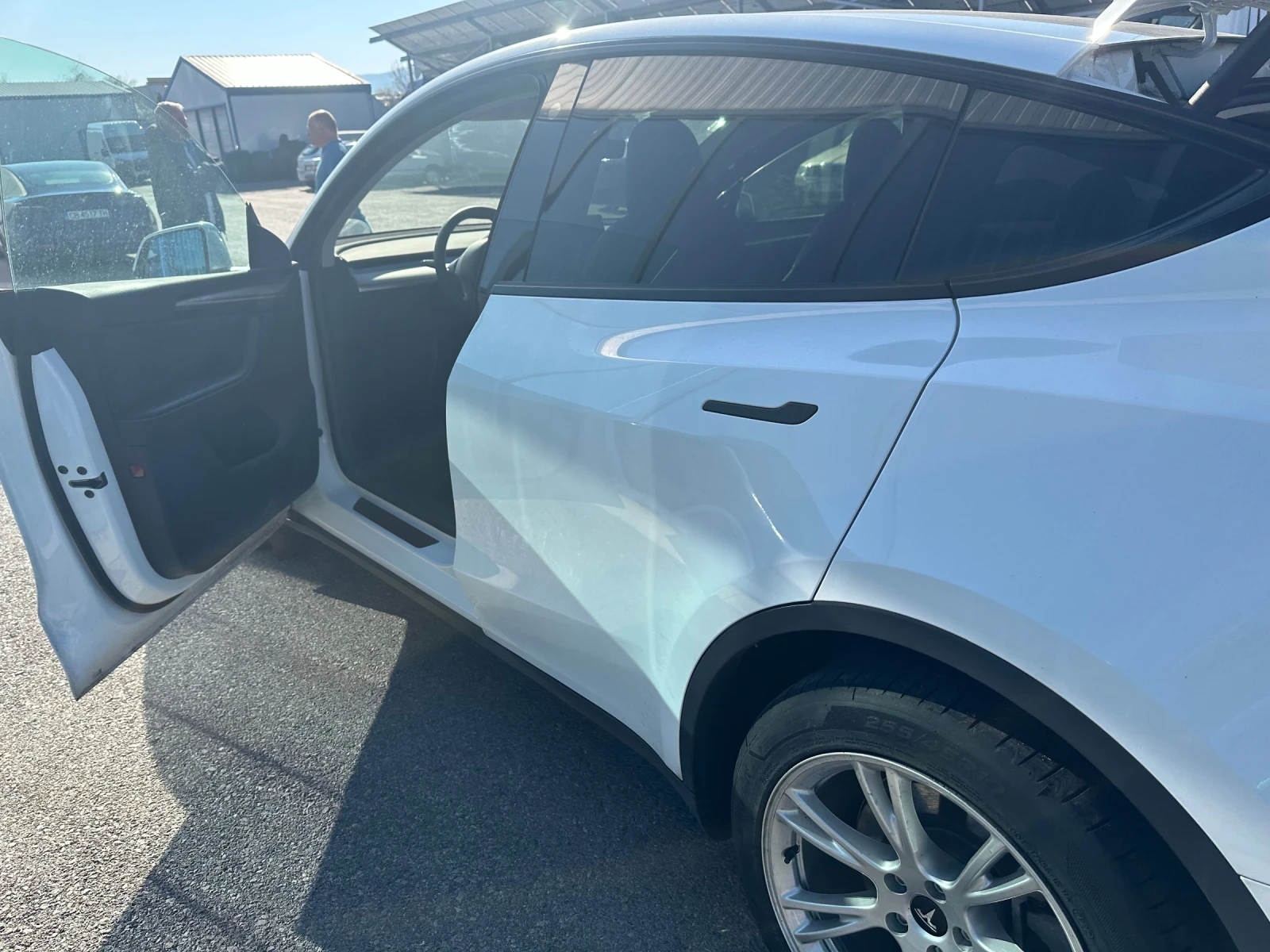 Tesla Model Y Dual Motor - изображение 4