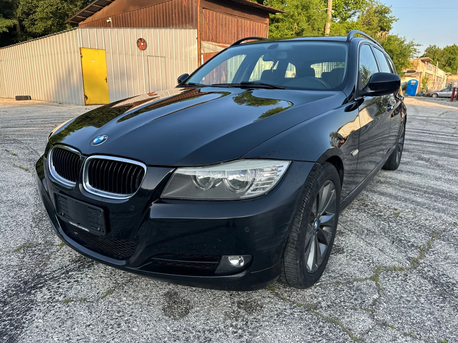 BMW 320  - изображение 2
