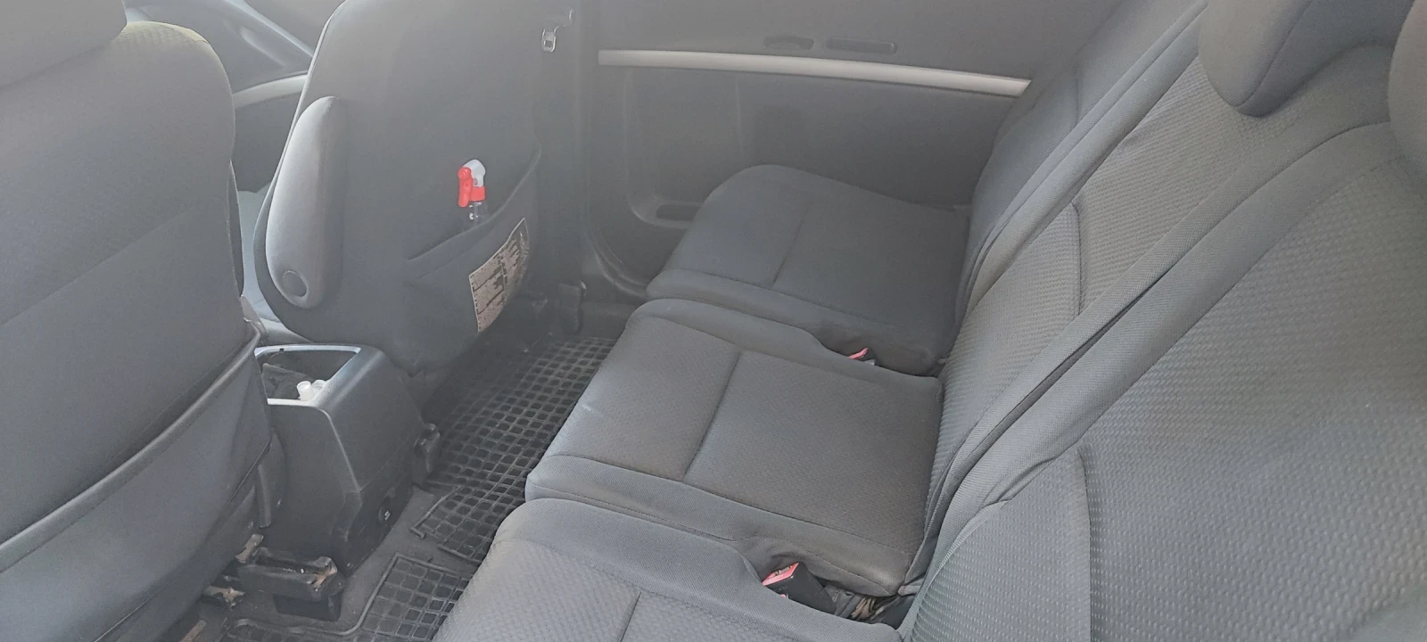 Toyota Corolla verso  - изображение 10