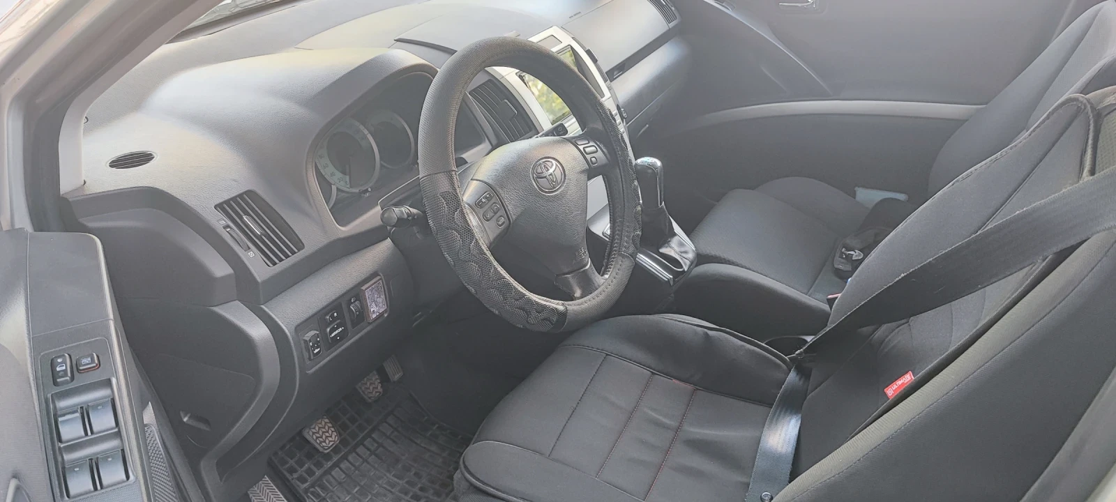 Toyota Corolla verso  - изображение 7