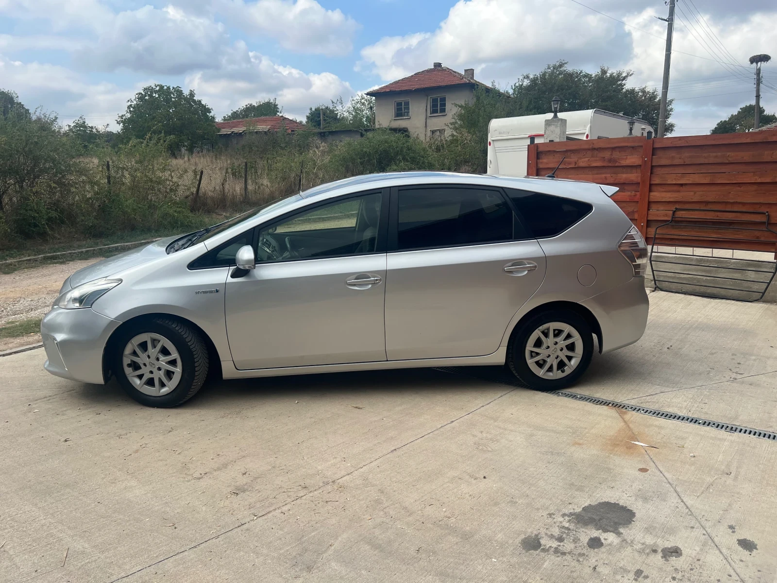 Toyota Prius Prius+  - изображение 2