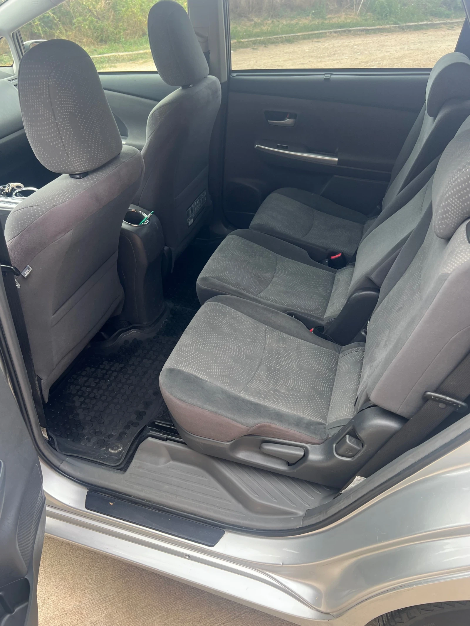 Toyota Prius Prius+  - изображение 8