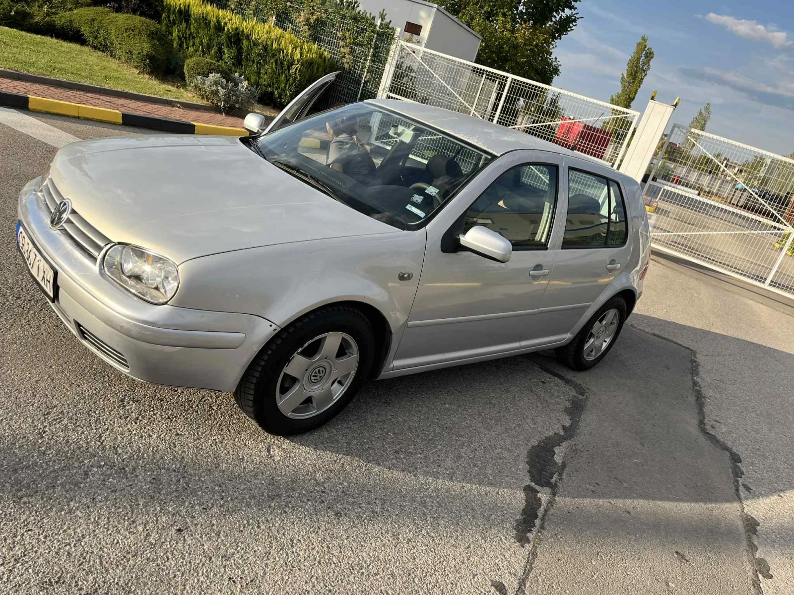 VW Golf Golf 4 1.6 Бензин - изображение 2