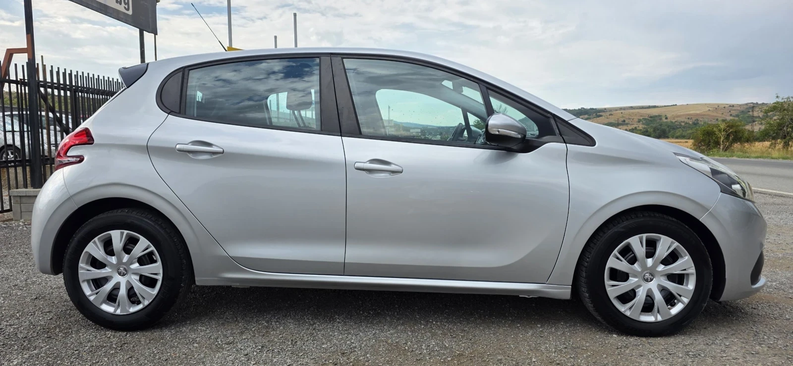 Peugeot 208 1.6 Blue Hdi-100 hp - изображение 4