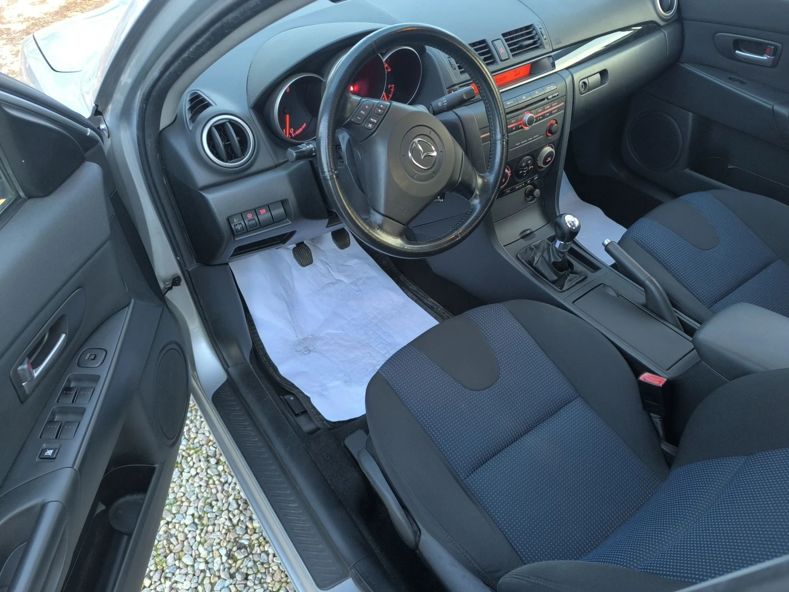 Mazda 3 1.6i sedan 97000km. | Mobile.bg � ����������� 10