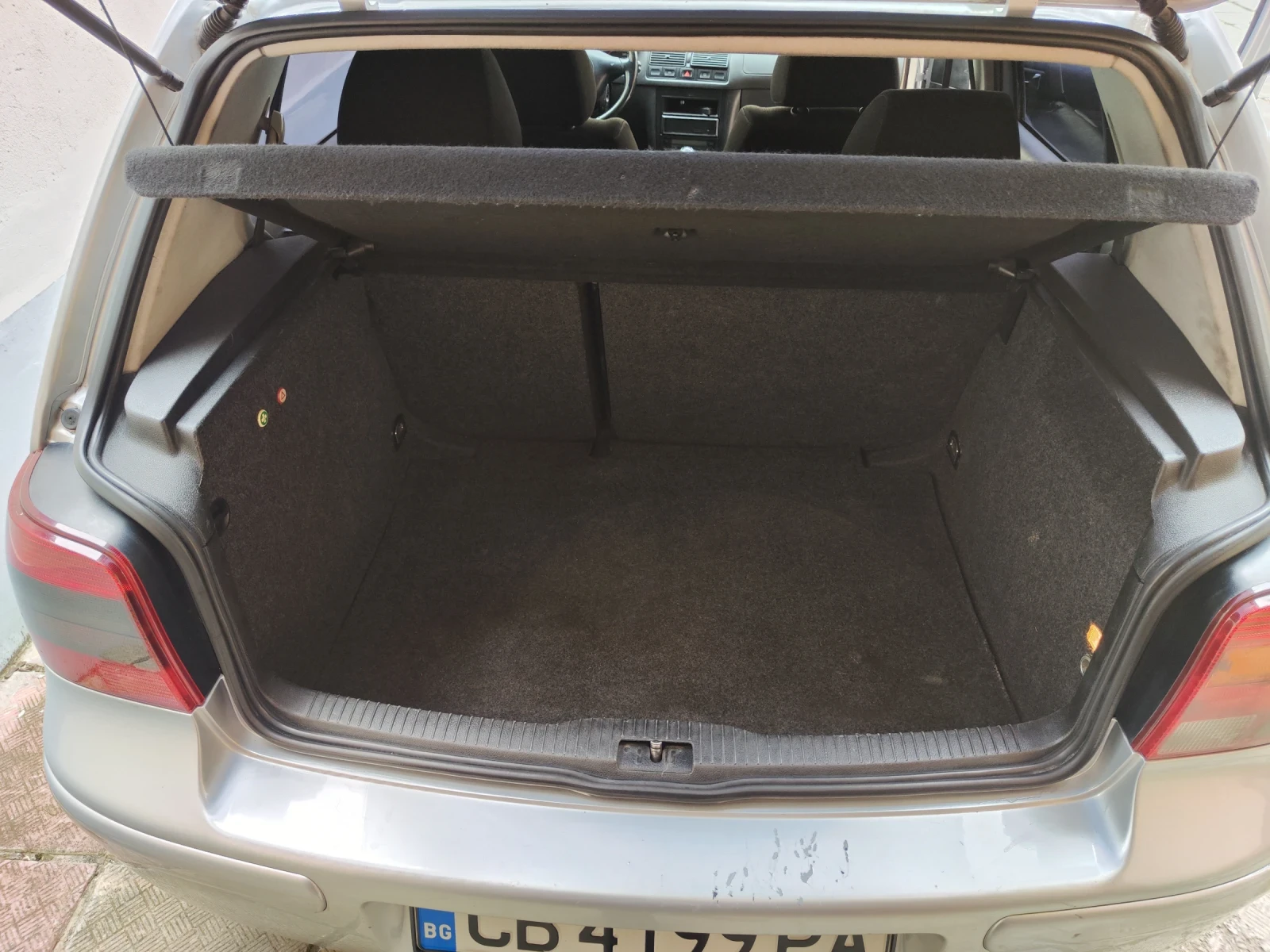 VW Golf 1.9 TDI, снимка 7 - Автомобили и джипове - 53846831