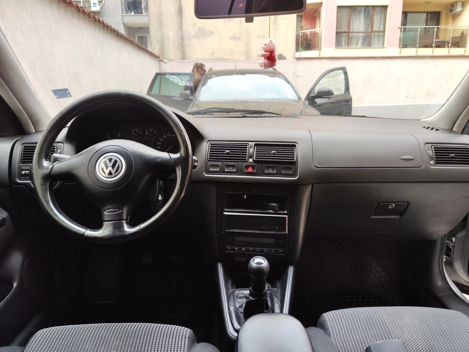 VW Golf 1.9 TDI, снимка 5 - Автомобили и джипове - 53846831