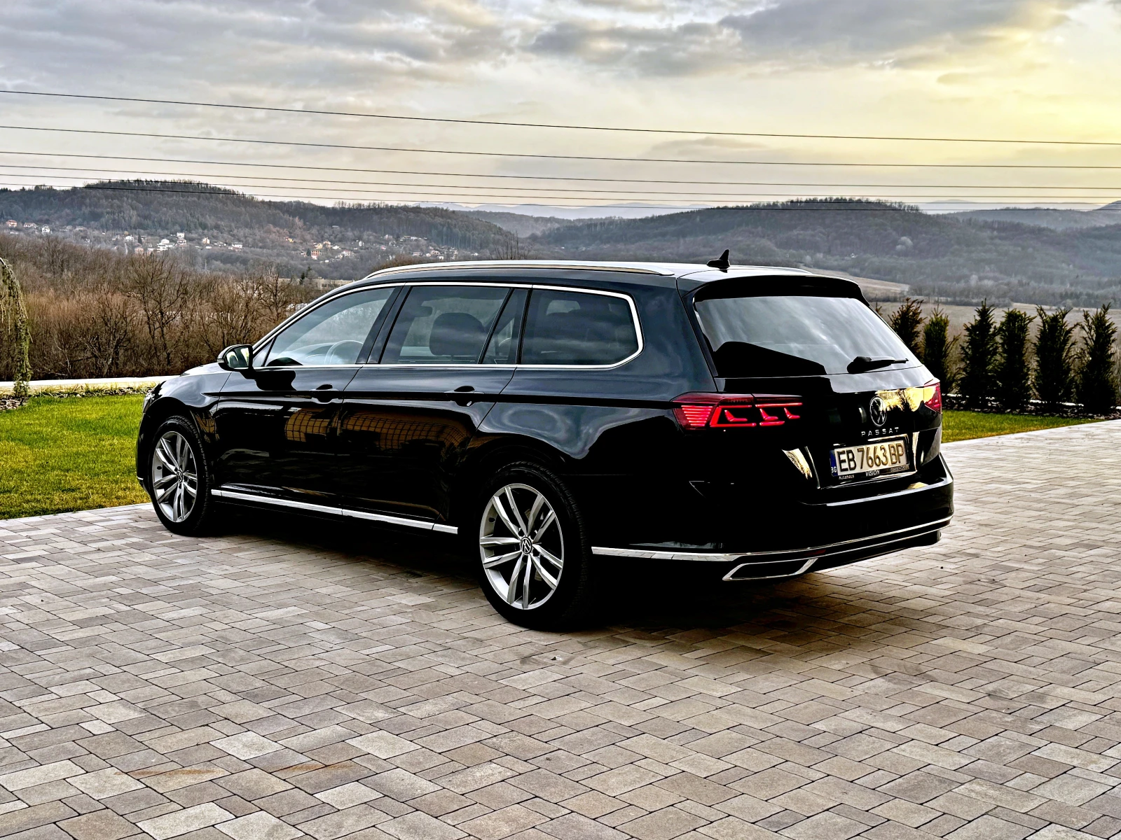 VW Passat 2.0 TDI FACELIFT 200kс LED NAVI, снимка 7 - Автомобили и джипове - 53896865