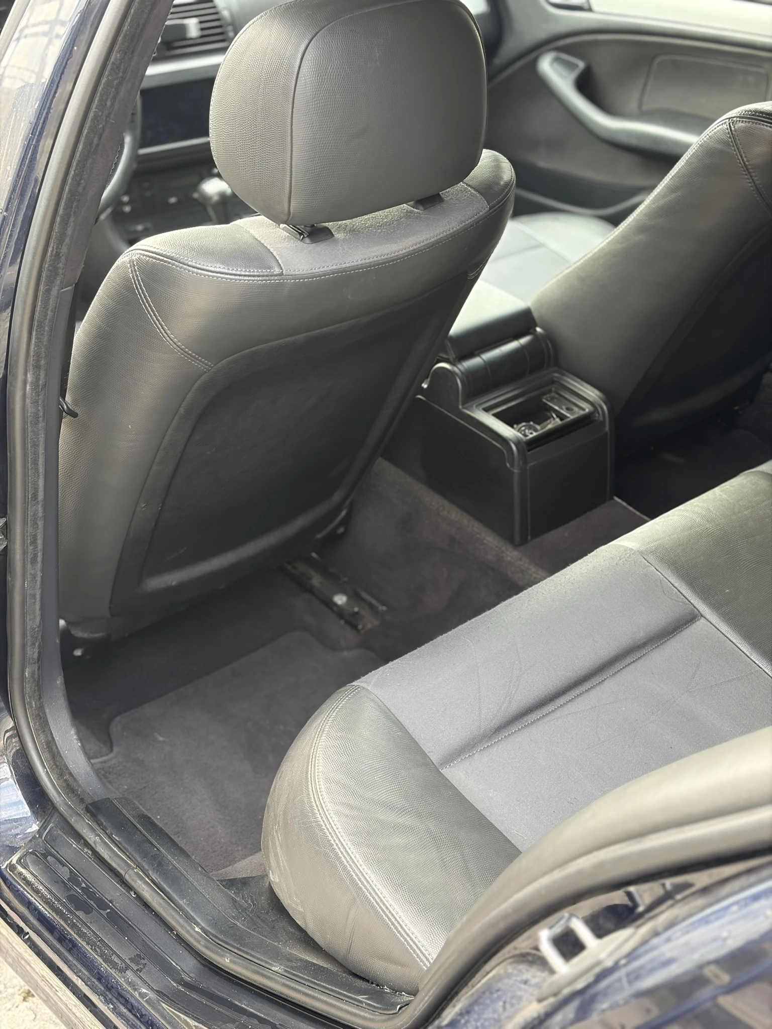 BMW 320 320d, снимка 9 - Автомобили и джипове - 54113452