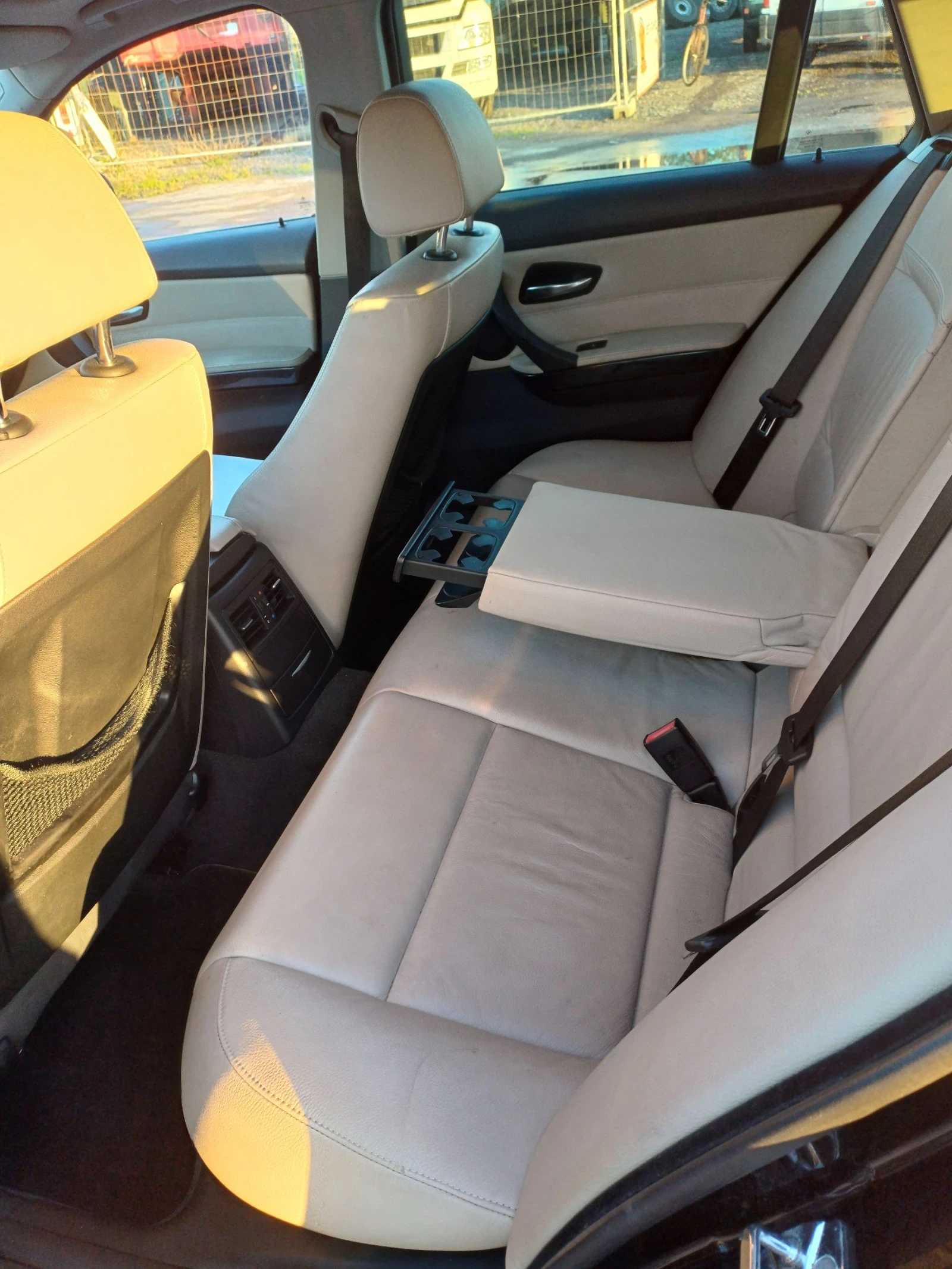 BMW 325 M57двигател-Face-lift/Топ състояние!!, снимка 11 - Автомобили и джипове - 54240070