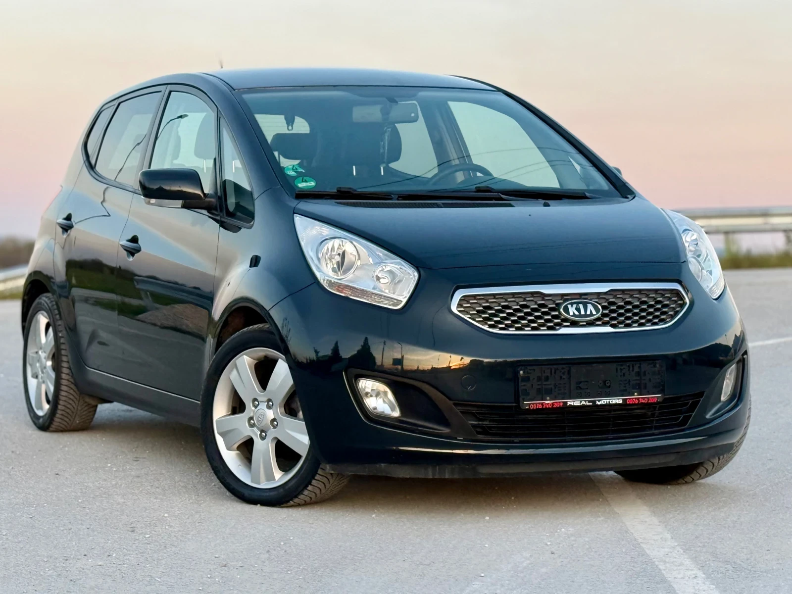 Kia Venga 1.6i АВТОМАТ, снимка 3 - Автомобили и джипове - 54310280