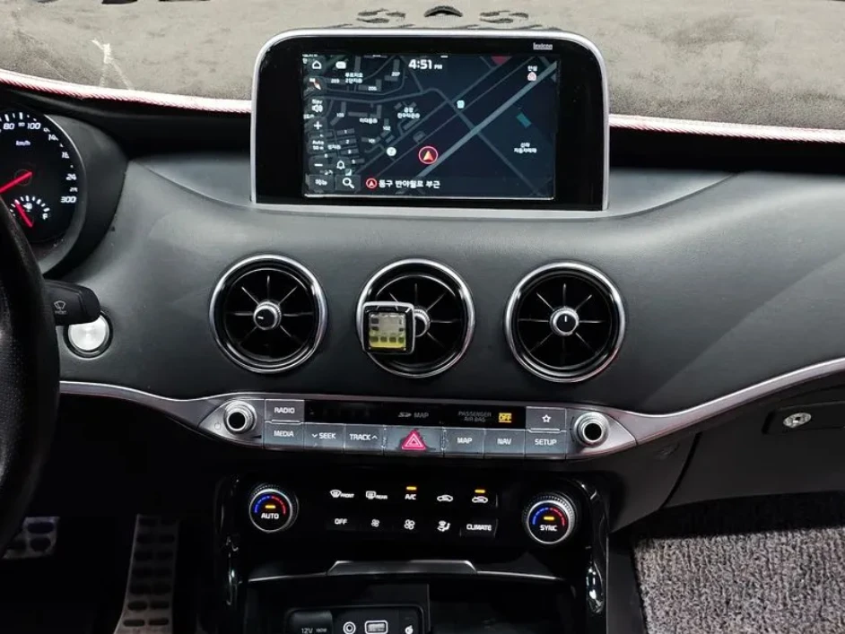 Kia Stinger 3.3 Turbo AWD GT, снимка 13 - Автомобили и джипове - 54483580