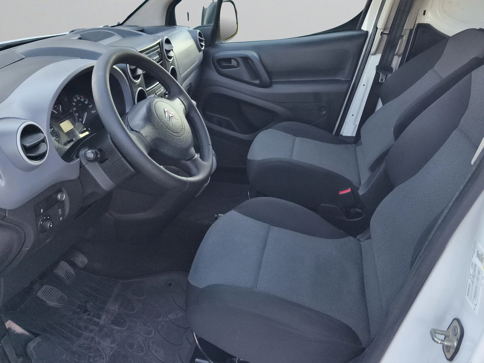 Citroen Berlingo 1.6HDi 75 BVM5 E6//1807R20, снимка 11 - Автомобили и джипове - 54708464