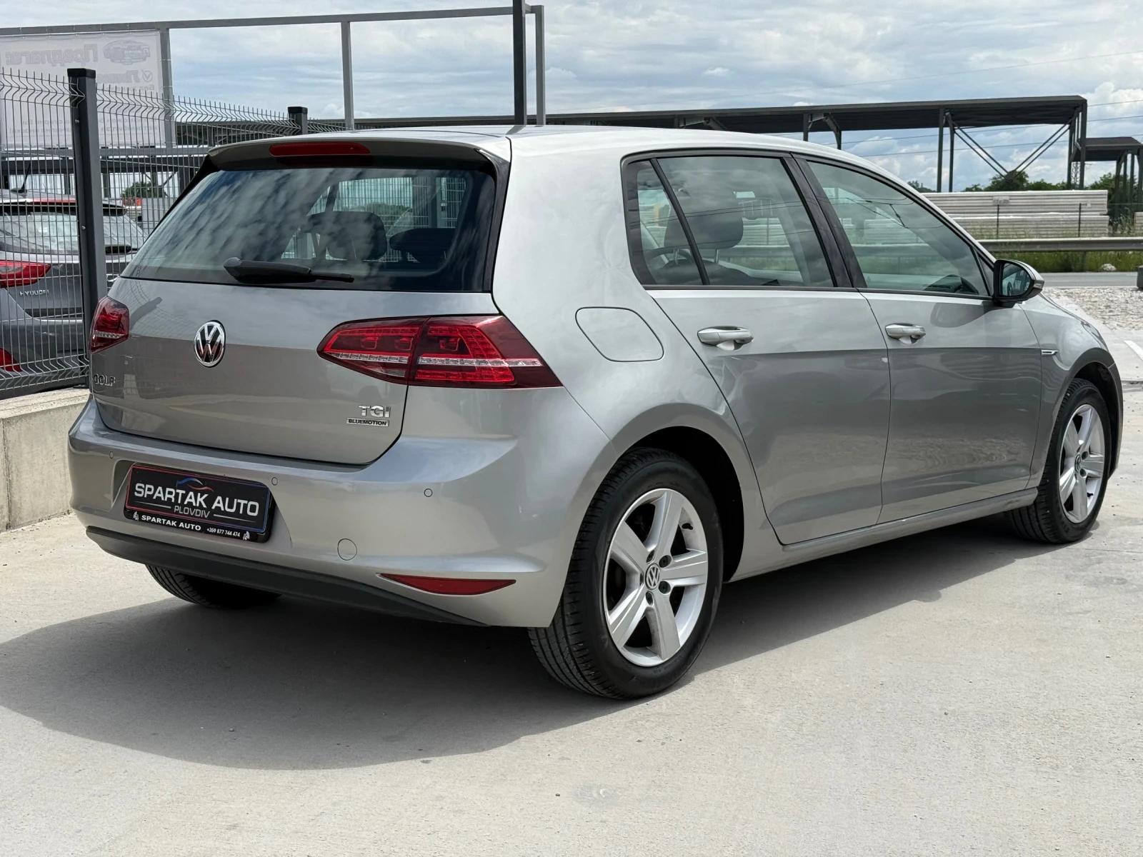 VW Golf 1.4* LPG* 2015г* АВТОМАТИК* 129.000КМ* НОВ* СЕРВИЗ, снимка 4 - Автомобили и джипове - 54896171
