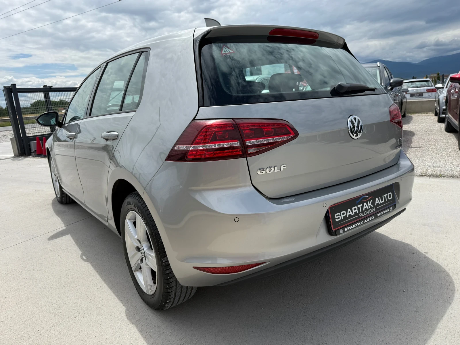 VW Golf 1.4* LPG* 2015г* АВТОМАТИК* 129.000КМ* НОВ* СЕРВИЗ, снимка 6 - Автомобили и джипове - 54896171