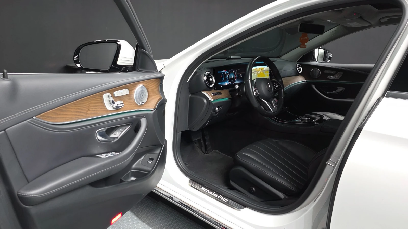 Mercedes-Benz E 300 2.0 Turbo, снимка 8 - Автомобили и джипове - 55476695