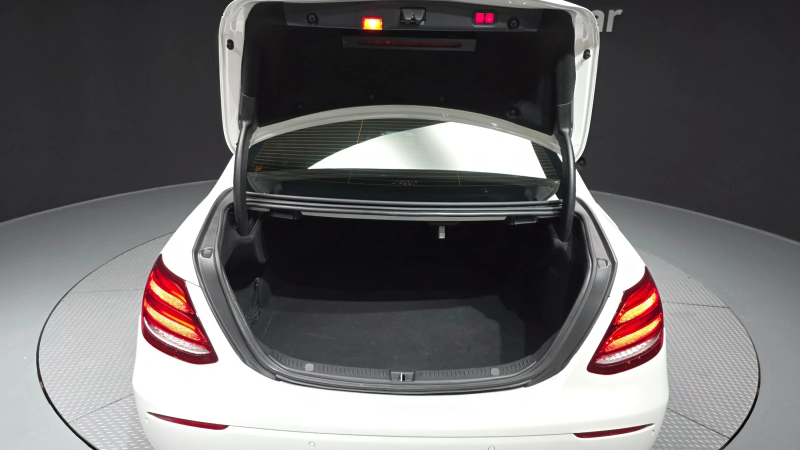 Mercedes-Benz E 300 2.0 Turbo, снимка 15 - Автомобили и джипове - 55476695