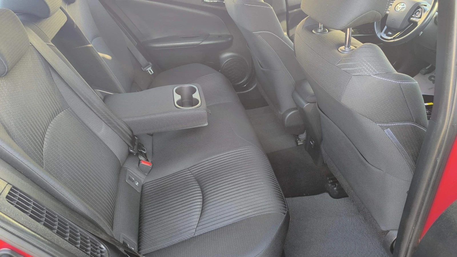 Toyota Prius Prime 1.8, снимка 7 - Автомобили и джипове - 55885068