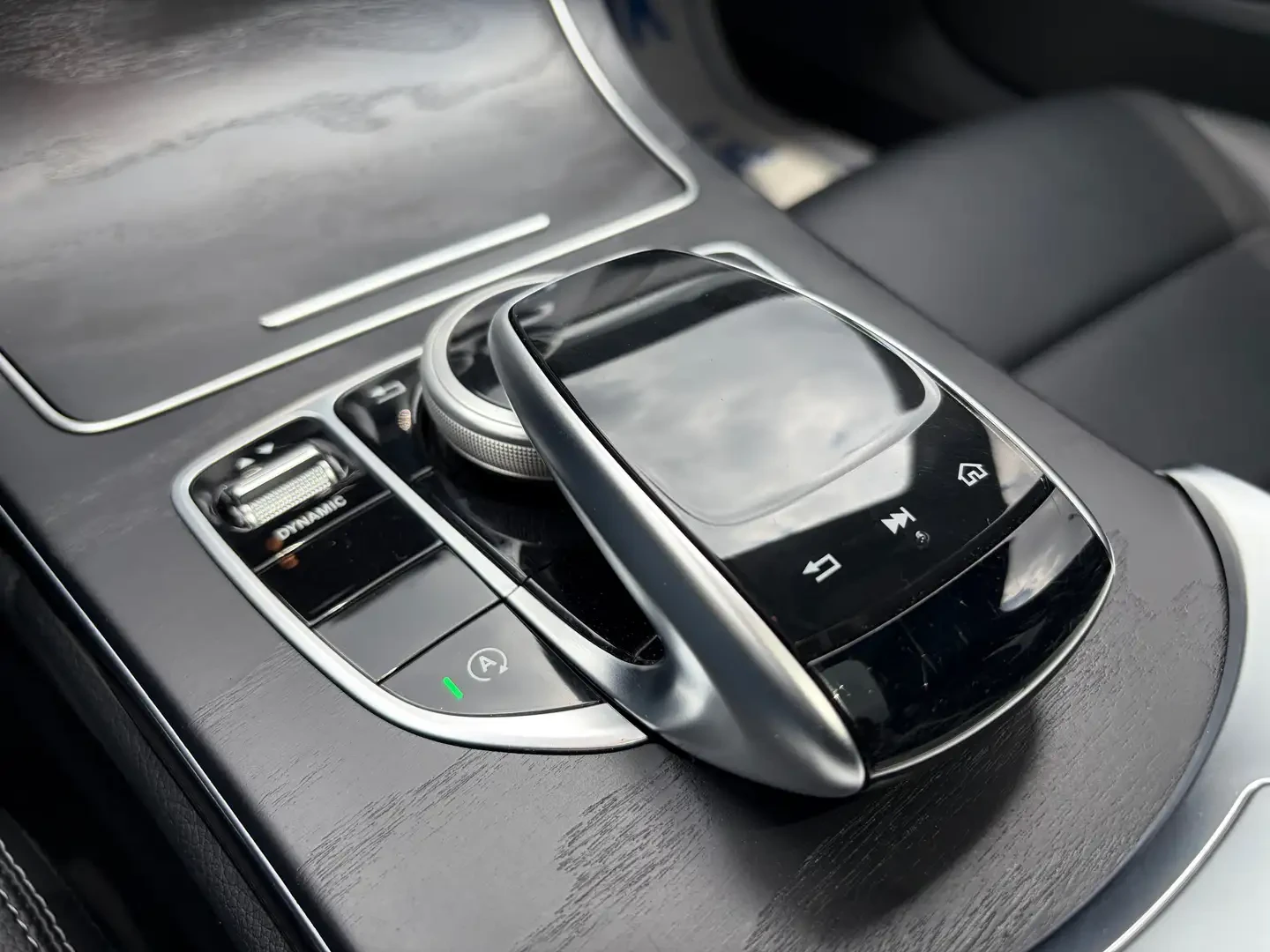 Mercedes-Benz C 300 AMG* 4MATIC* 25k km, снимка 11 - Автомобили и джипове - 56007638