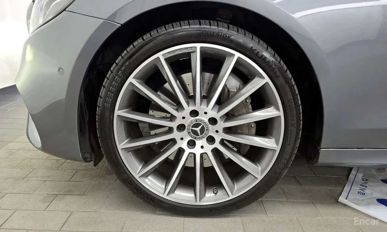 Mercedes-Benz E 350 4MATIC AMG Line/ПОДГРЕВ/ОБДУХ/ПАМЕТ/ФИНАНСИРАНЕ, снимка 5 - Автомобили и джипове - 56261357