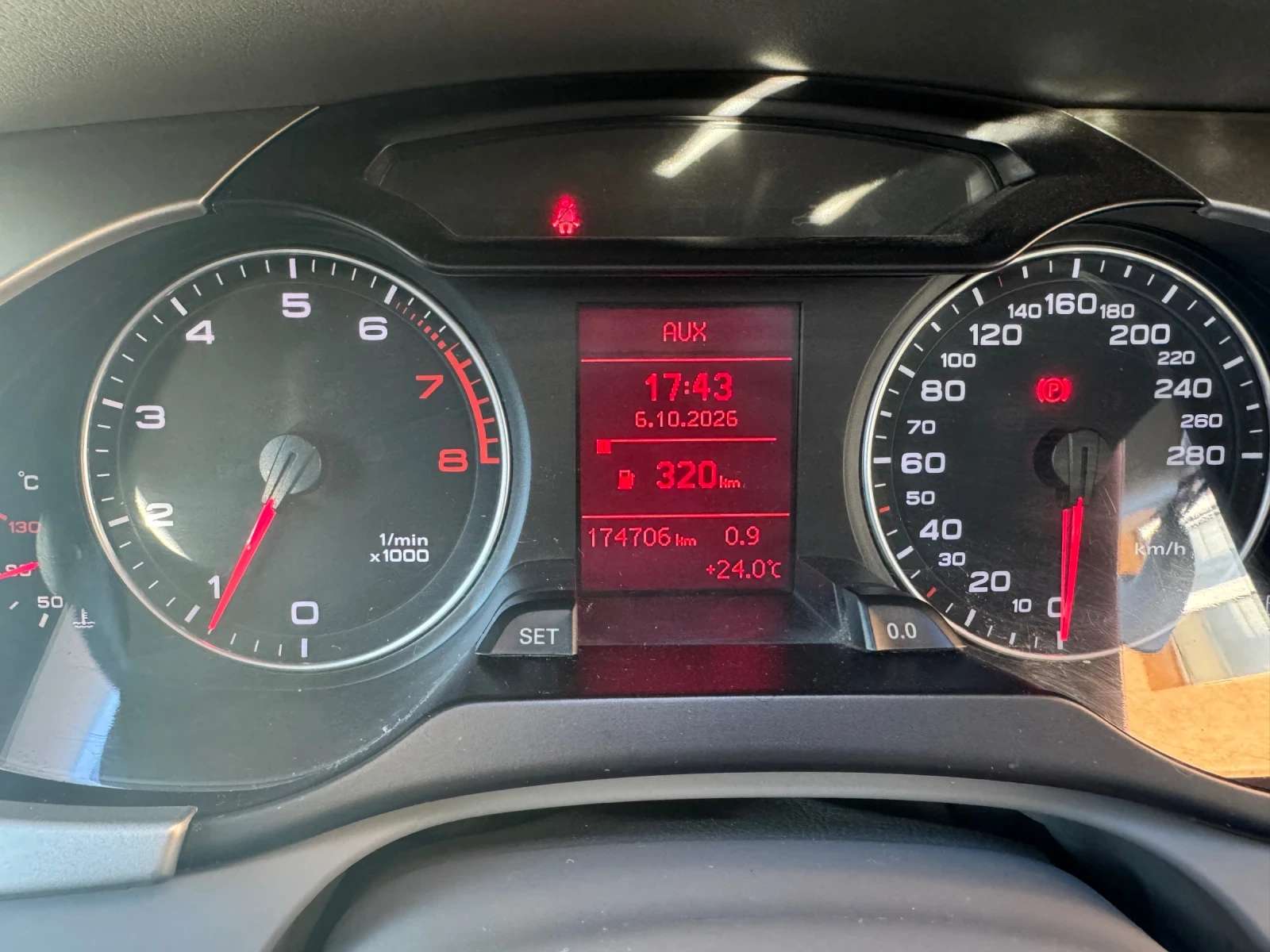 Audi A4 B8 1.8 TFSI, снимка 9 - Автомобили и джипове - 56376901