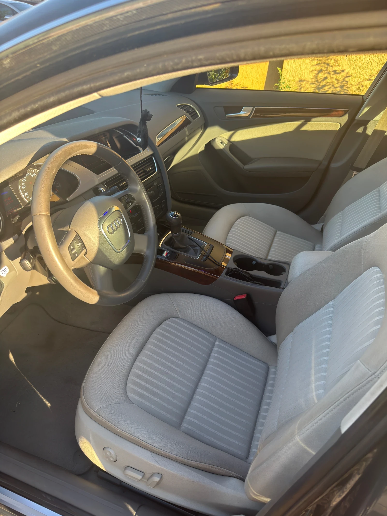 Audi A4 B8 1.8 TFSI, снимка 11 - Автомобили и джипове - 56376901