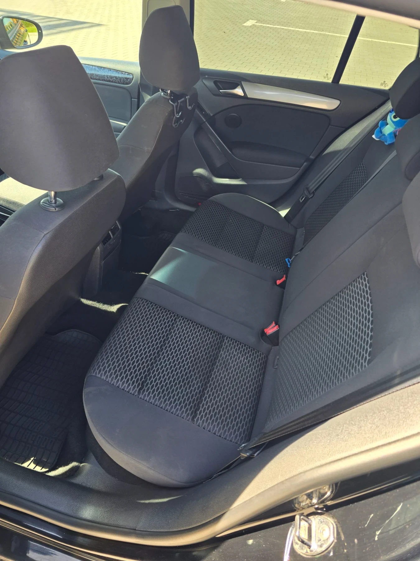 VW Golf 1.6 TDI, снимка 8 - Автомобили и джипове - 56562585