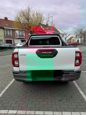 Toyota Hilux Ivincible, снимка 3