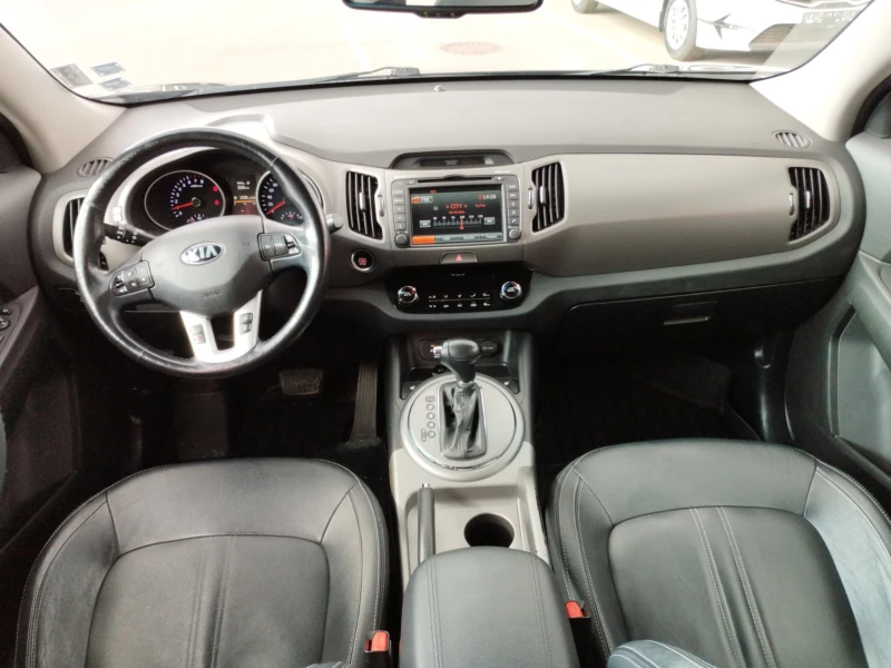 Kia Sportage 2.0 gdi, снимка 8 - Автомобили и джипове - 47491981