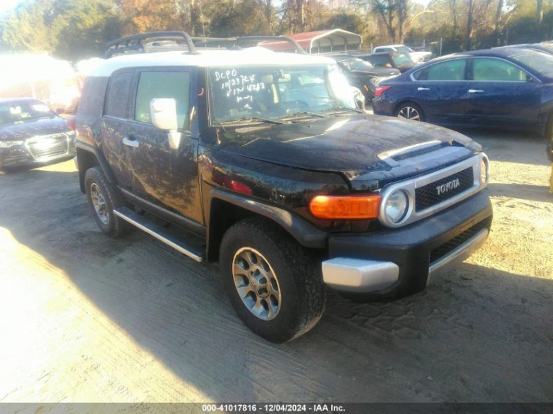 Toyota Fj cruiser 2013 TOYOTA FJ CRUISER Крайна цена 29500лвдо София, снимка 1 - Автомобили и джипове - 48516463