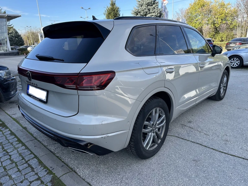 VW Touareg R-Line 3.0TDI 4Motion, снимка 6 - Автомобили и джипове - 52402179