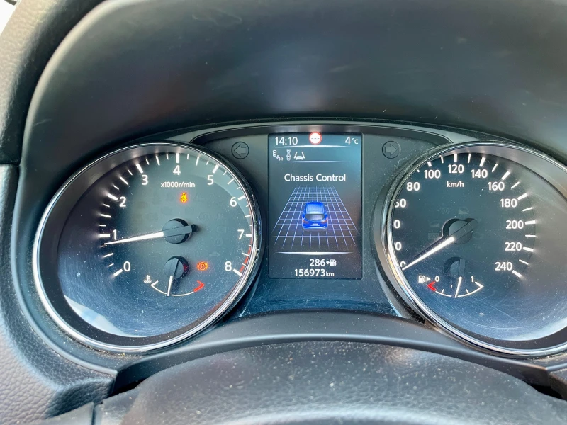 Nissan Qashqai 1.2 TEKNA+ * 156000 КМ * ПЪЛНА СЕРВИЗНА ИСТОРИЯ, снимка 13 - Автомобили и джипове - 52942246