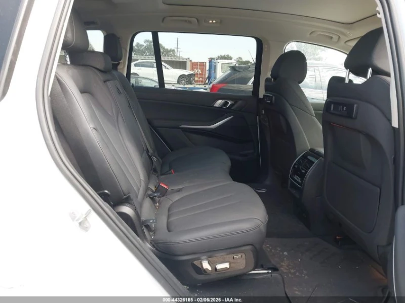 BMW X7 xDrive40I, снимка 8 - Автомобили и джипове - 53465351