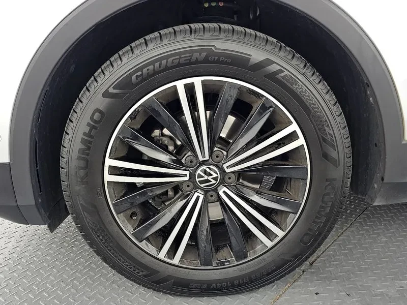 VW Tiguan 2.0 TDI PREMIUM, снимка 5 - Автомобили и джипове - 55351627