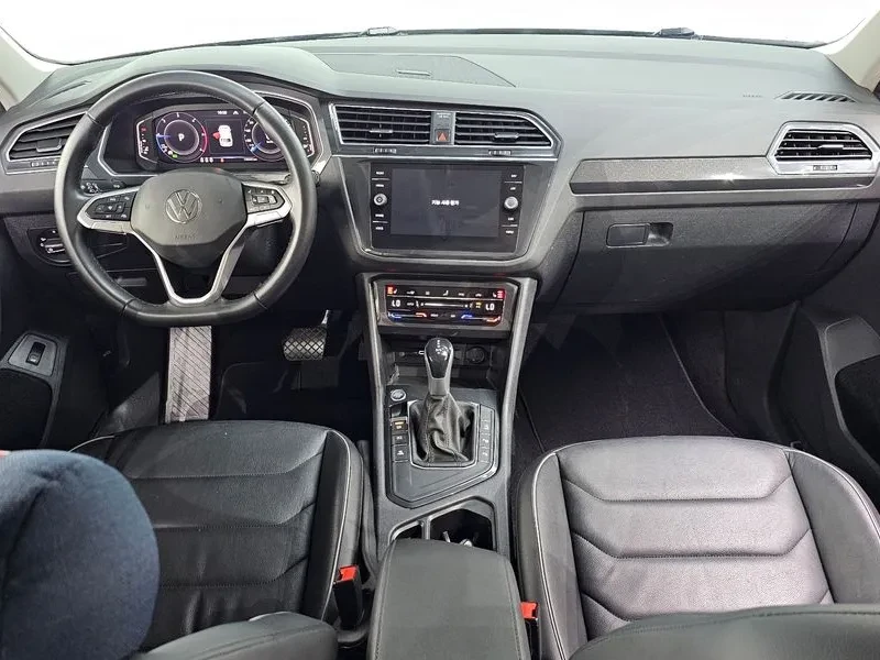 VW Tiguan 2.0 TDI PREMIUM, снимка 7 - Автомобили и джипове - 55351627