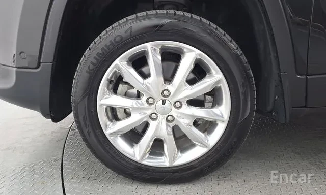 Jeep Cherokee AWD* LIMITED* 100к км* ОБДУХ* ПОДГРЕВ* ПАНО* м.Точ, снимка 5 - Автомобили и джипове - 56318944