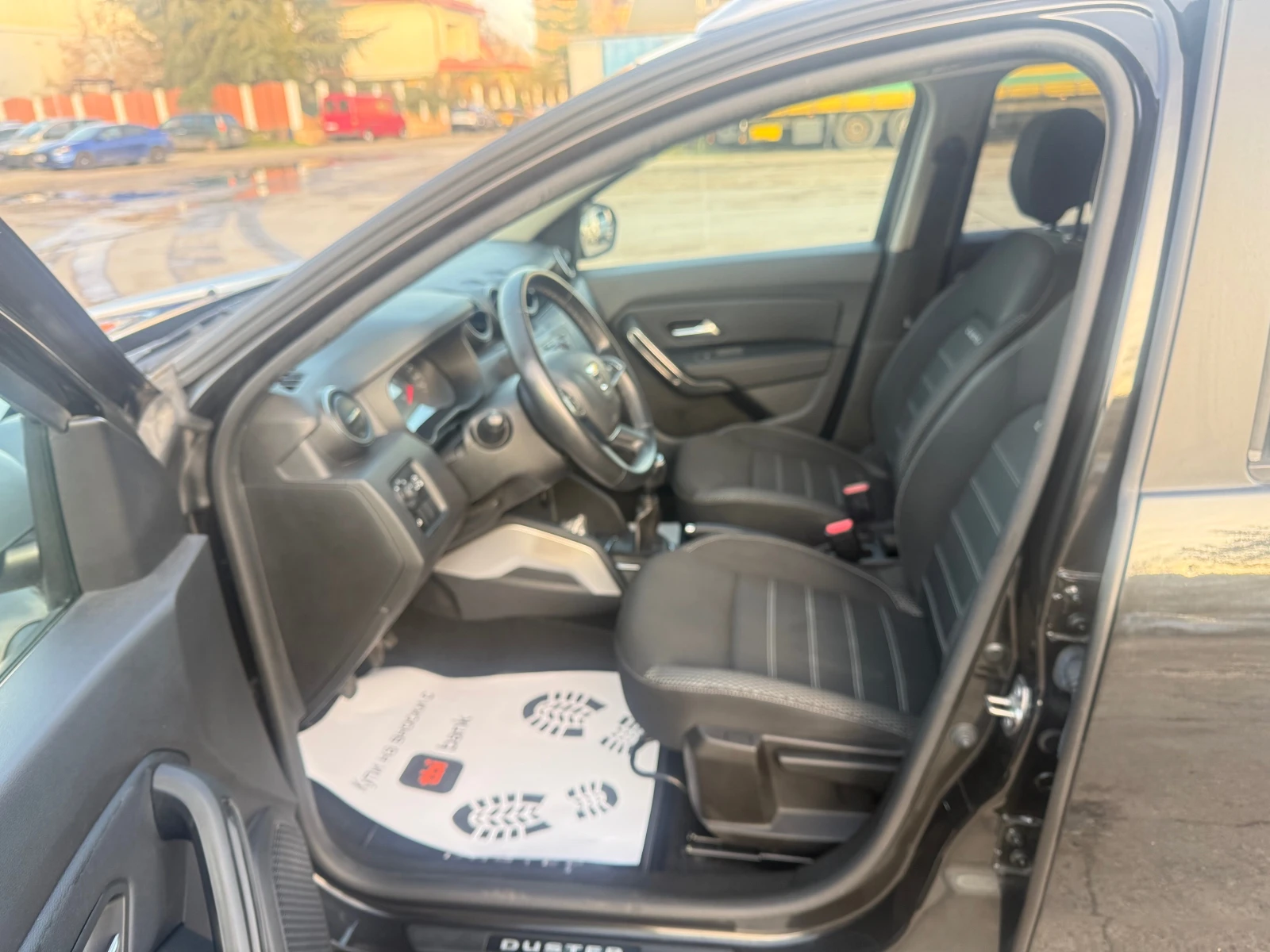 Dacia Duster 1.6 АГУ - изображение 9