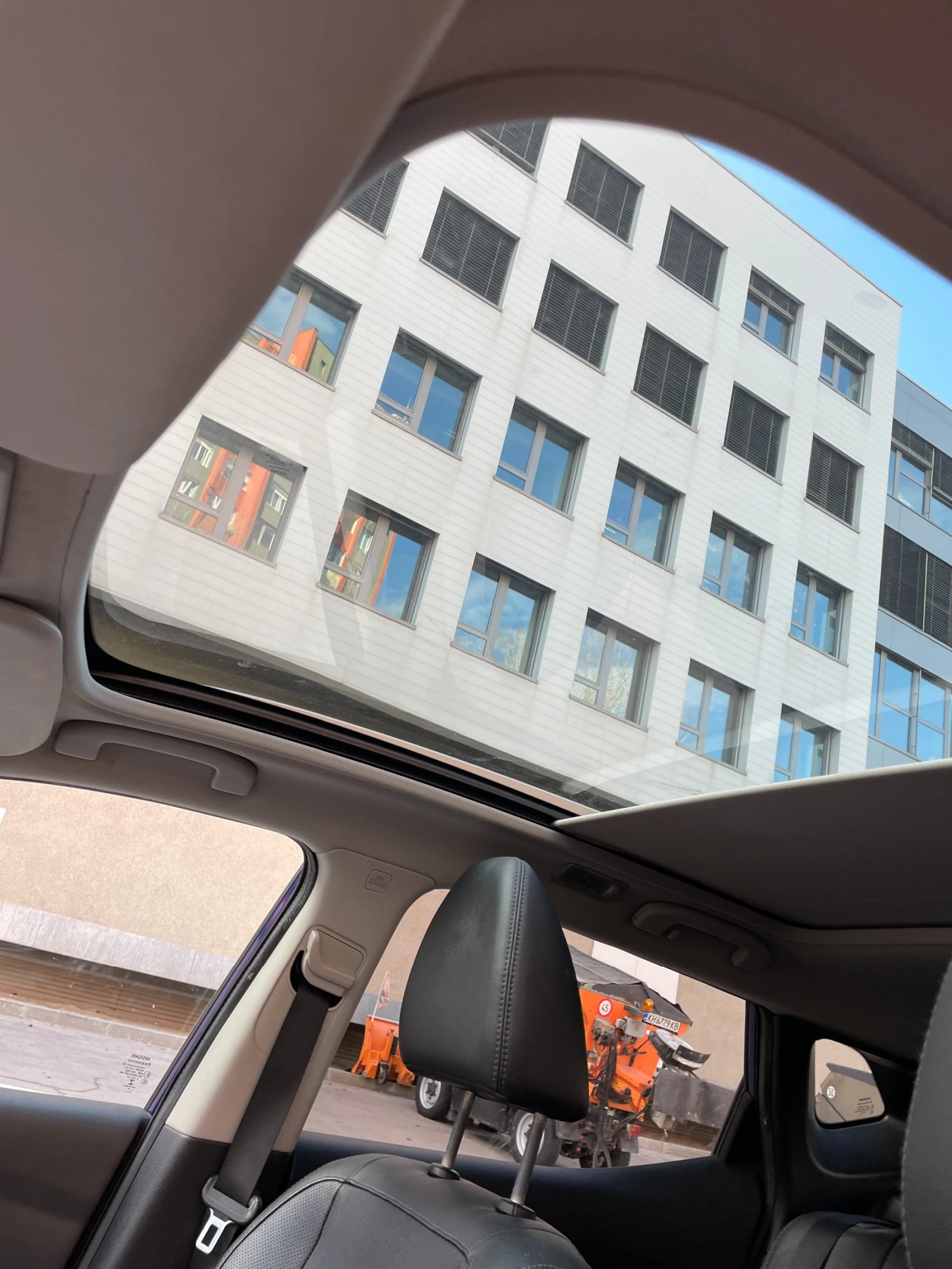 Nissan Qashqai 1.2 TEKNA+ * 156000 КМ * ПЪЛНА СЕРВИЗНА ИСТОРИЯ - изображение 9