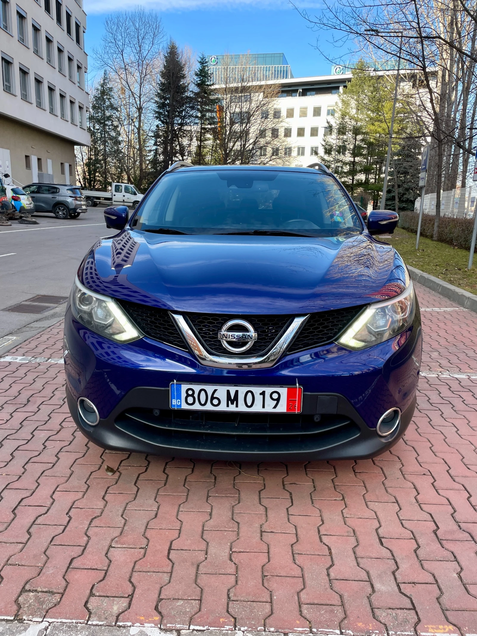 Nissan Qashqai 1.2 TEKNA+ * 156000 КМ * ПЪЛНА СЕРВИЗНА ИСТОРИЯ - изображение 2