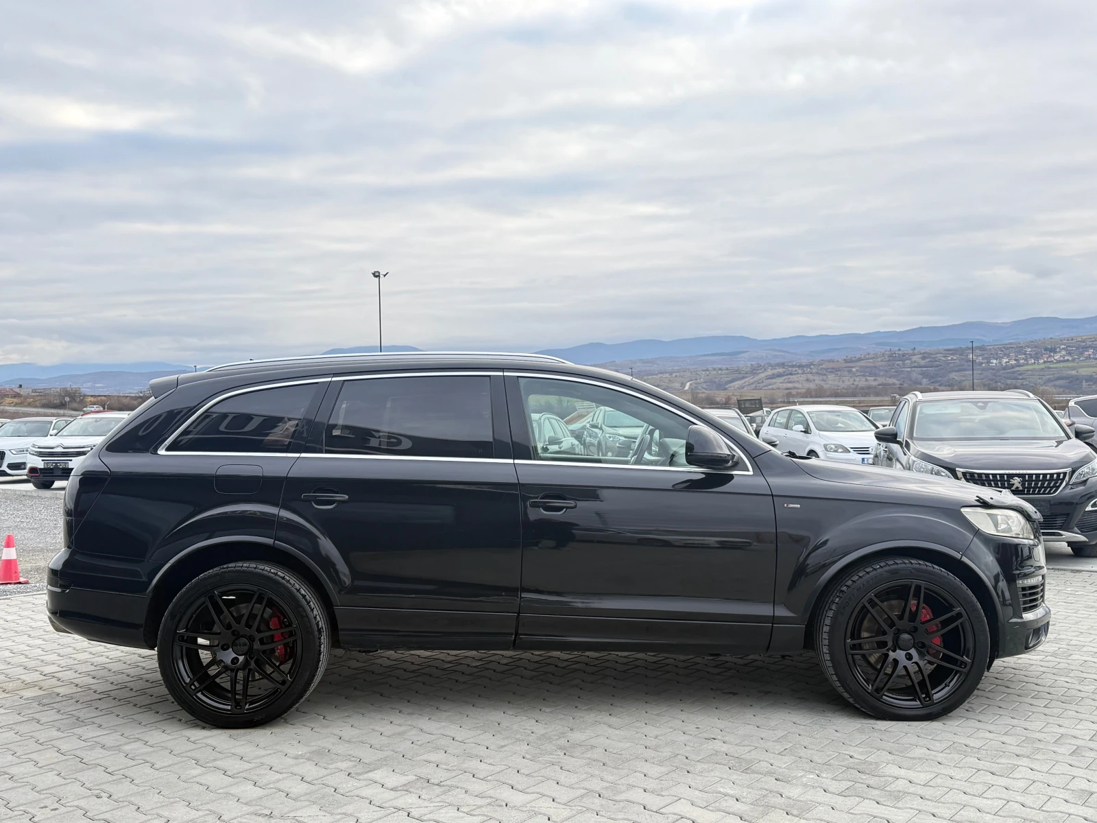 Audi Q7 4.2 TDI S line Собствен лизинг !!! - изображение 4