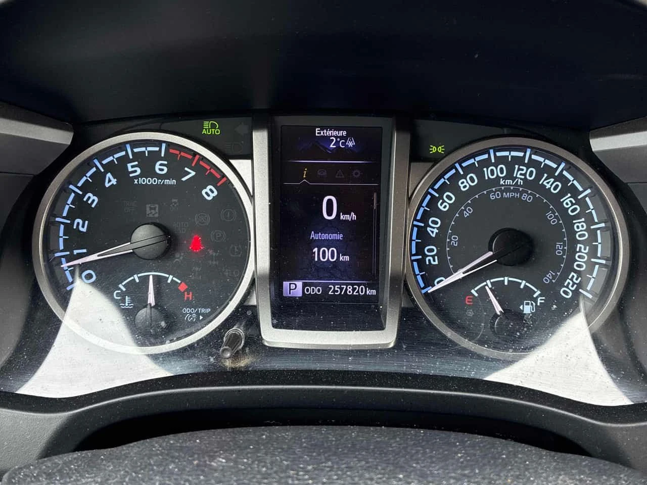 Toyota Tacoma 4WD Double Cab | ПОДГРЕВИ | LANE ASSIST | CARFAX, снимка 8 - Автомобили и джипове - 53751583