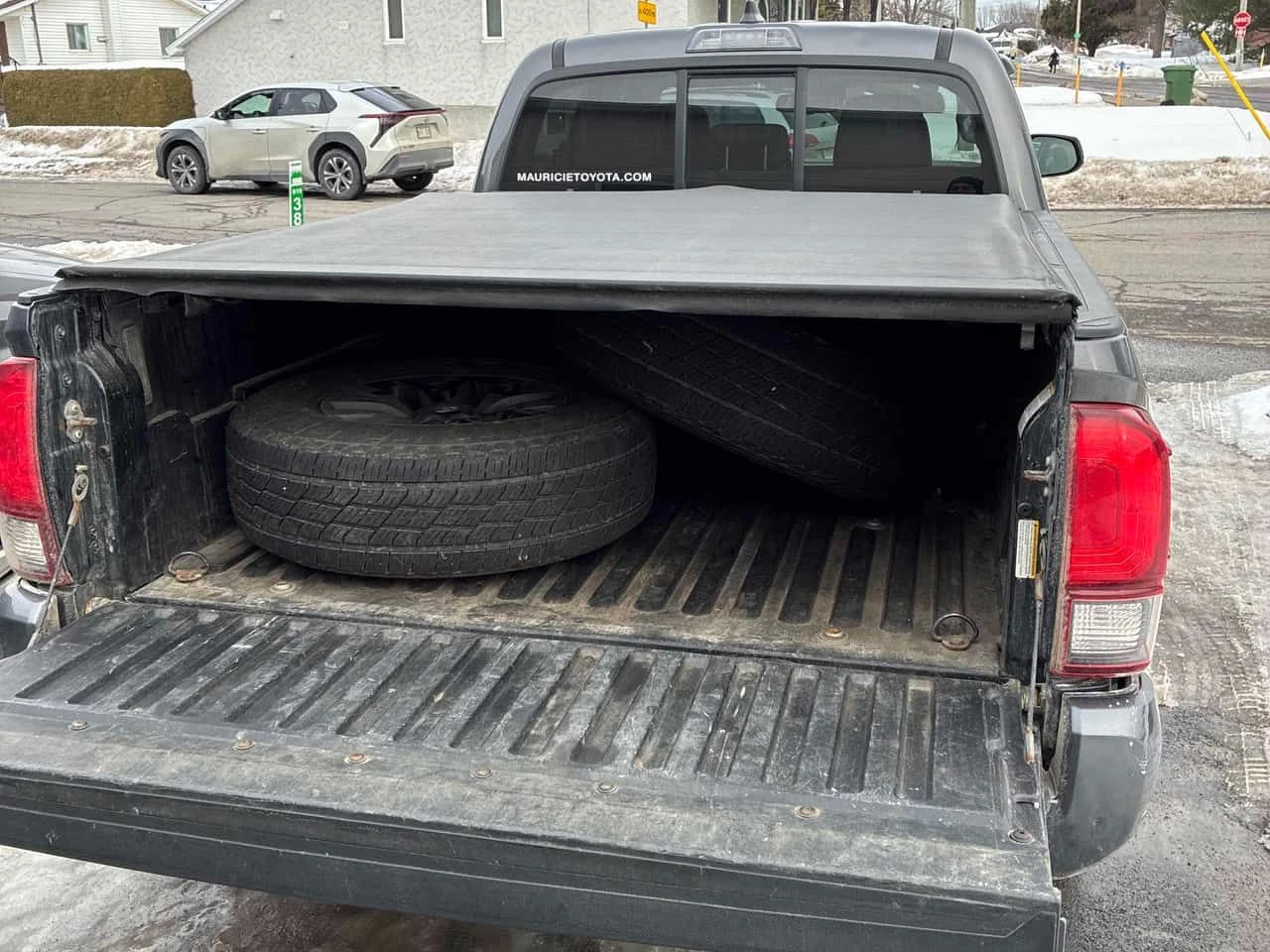 Toyota Tacoma 4WD Double Cab | ПОДГРЕВИ | LANE ASSIST | CARFAX, снимка 14 - Автомобили и джипове - 53751583