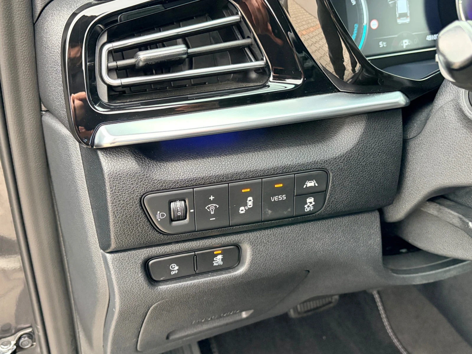 Kia Niro FACELIFT!!! EX PREMIUM! 64KW 204pc AMBIENT!100%SOH, снимка 11 - Автомобили и джипове - 53890464