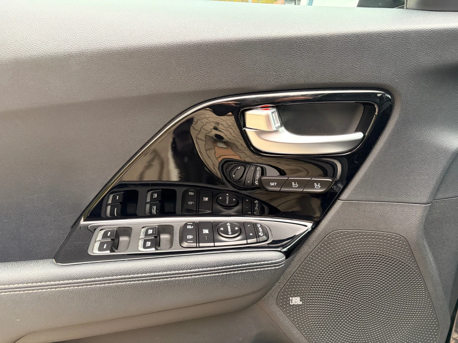 Kia Niro FACELIFT!!! EX PREMIUM! 64KW 204pc AMBIENT!100%SOH, снимка 12 - Автомобили и джипове - 53890464